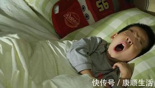 宝妈|“只要我跑得够快就抓不到我”,小学生迟到,监控仅拍下一道残影