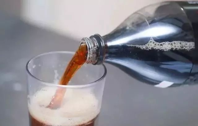教你不用一滴水,1年没擦的灶台,两三下焕然一新,省时又省力