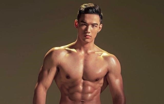 男模|杜蕾斯新晋26岁男模,8块腹肌充满魅力,长期的健身运动成就了他