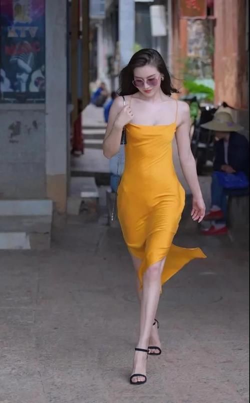 很有气质，穿长裙的性感漂亮美女