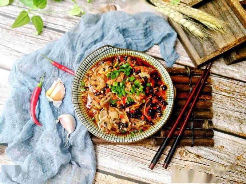 3斤排骨一瓶啤酒，往锅里一扔，好吃到流口水，做法一看就会！