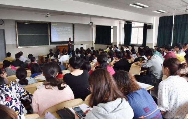 大学值得上的选修课程，一点不比专业课差，能选上的偷着乐吧