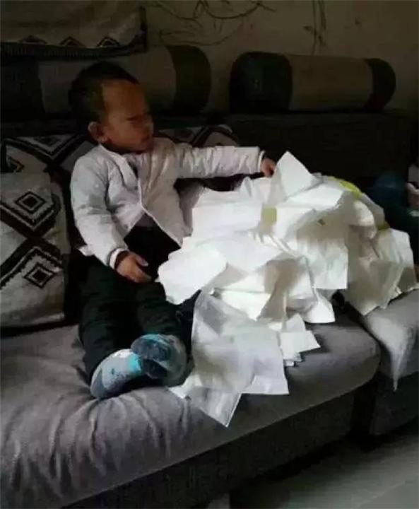 熊孩子|“亲生的,没办法退货了”,熊孩子捣乱的一组图走红,养个娃真难