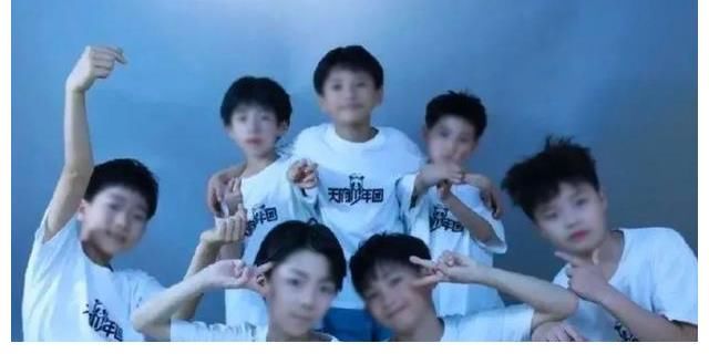 小磊|低龄男团出道四天即解散，“练习生”市场乱象何时止？