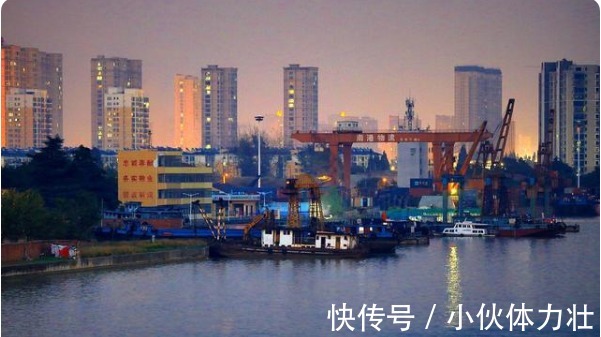 购房|银行若全面暂停房贷,购房者只允许全款买房,房价还会继续上涨吗