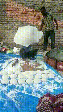 |搞笑GIF:大哥,你要是听了我的心事 和压力,你也跟这牛一样的下场