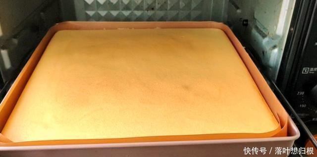 这才是蛋糕卷的正确做法,不开裂不掉皮,高颜值,味道超赞