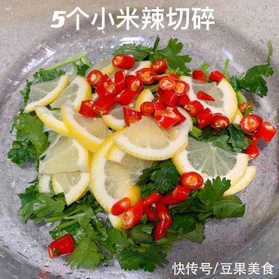 酱香|#一勺葱伴侣，成就招牌美味#酱香口味的香辣低脂凉拌手撕鸡