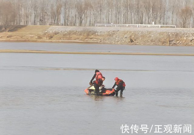 队员|摩托艇被困黄河紧急求助，郑州救援队冒严寒救人后称“倍感欣慰”