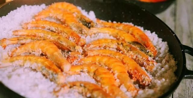 维生素d|燕麦是骨质疏松的“发物”?医生:若想养护骨骼,2种食物要少吃