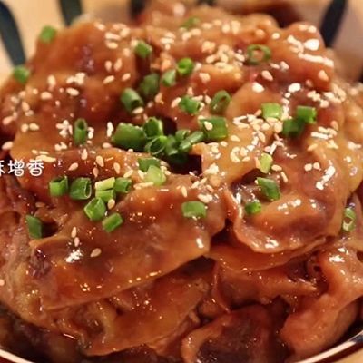 洋葱|日式肥牛盖饭