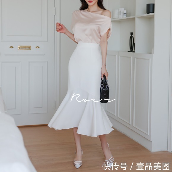 时尚|女神孙允珠时尚搭配:荧光驼色淡粉斜肩白瓷鱼尾裙