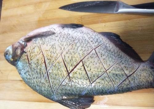 快过年了，来学一道红烧武昌鱼，保证你吃得满意