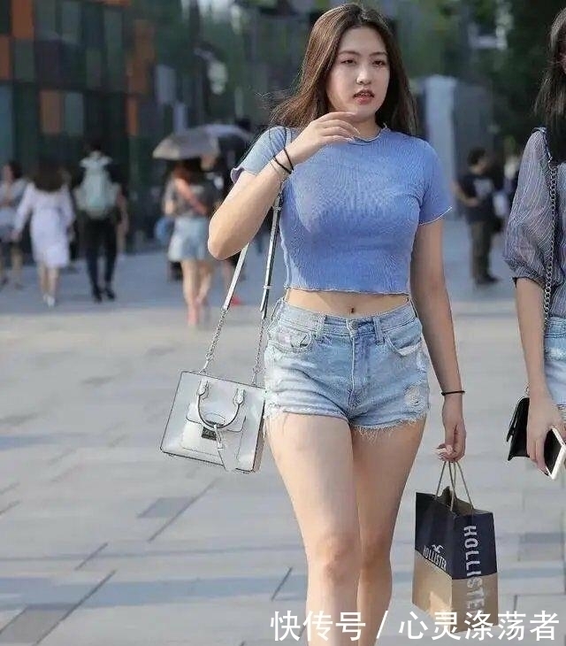 别小看了短裤,时髦显瘦一应俱全,“大象腿”女生也喜欢了