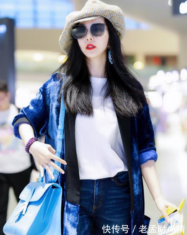 时尚|又到了穿大衣季节!要穿出精致复古就搭配贝雷帽