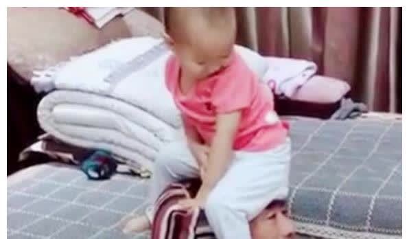 小宝宝|有了孙女后,严肃爷爷画风突变,网友:他宠的只是小时候的你