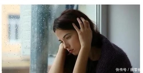 家里保存大蒜其实很简单，教你个土法子，别再担心大蒜长芽干瘪了