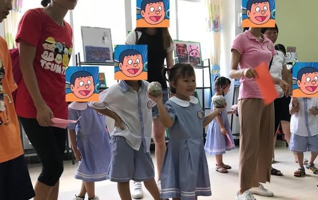 上学|爸爸姓“陈”,给女儿取了个漂亮名字,上学三天后女儿哭着要改名