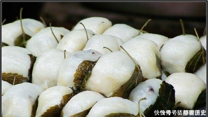 满族的传统美食,萨其玛最吃不厌,白肉血肠色调最分明