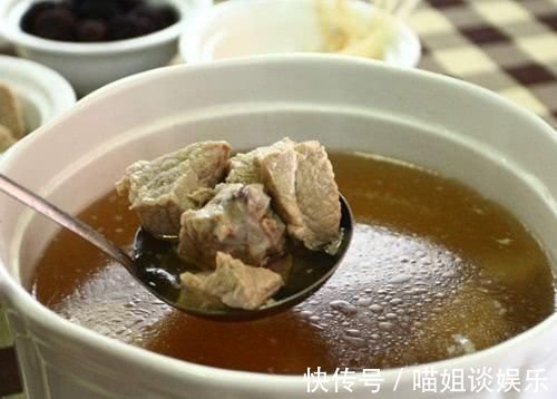 小王|零到三岁宝宝,这五种辅食对孩子有很大影响,家长不要让孩子触碰