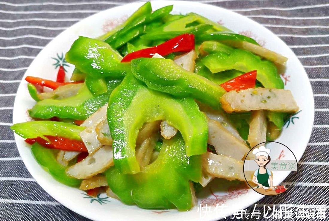 红辣椒|炒苦瓜时别直接下锅,多做一个步骤,苦瓜更脆还不苦,热天吃最香