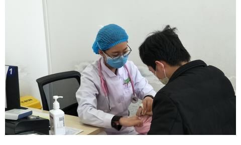 乳酸亚铁|14岁男生身高“停滞”,科:2种“早餐”吃一口等于2升可乐,限制生长