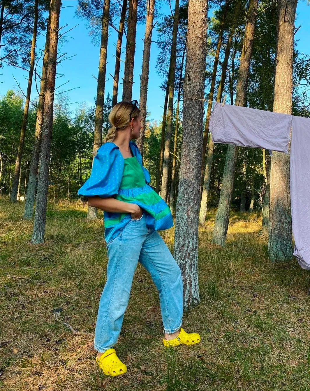 蕾丝|黑白灰穿腻了？今夏这6组彩色穿搭超显白，回头率100%