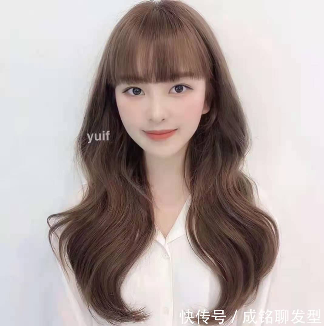羊毛卷|入秋后很火的发型发色,显白瘦脸让你颜值爆表,时髦精们请收藏