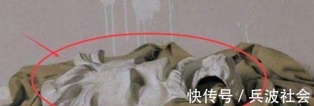 麻布$冷军画了一个面具,卖了300万,看到墙上的符号,网友:有点吓人