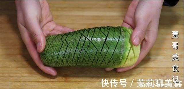 萝卜别再炖了,大厨教你最过瘾的吃法,比肉还香,开胃下饭又解腻