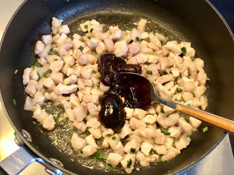 早上来一份香喷喷的酱肉包，香味浓郁，连吃几天都不腻