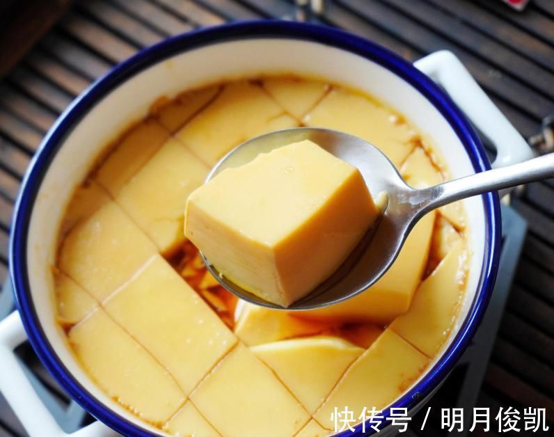蒸鸡蛋羹,直接加水就错了!参考4要点,细嫩光滑,入口即化