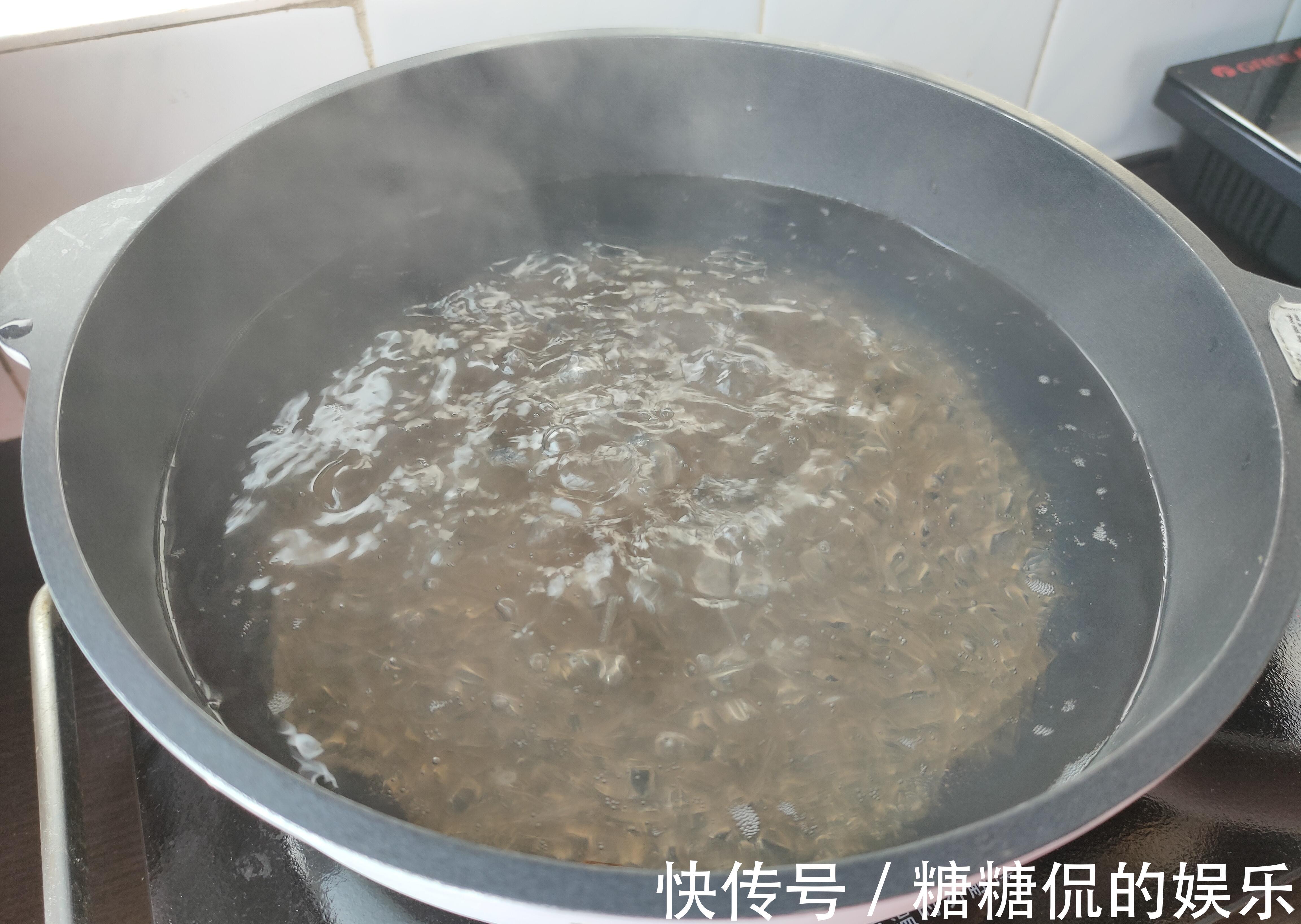 简单快手的黄豆芽炒粉条，鲜美下饭，做法简单，厨房小白也能做