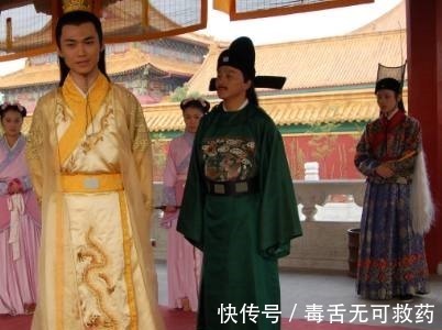 宰相#千古绝对上联“闲人免进”,宰相加了3个字成为绝唱!