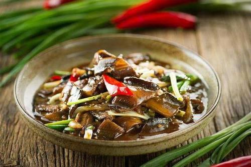 鳝鱼的家常做法，简单好做，鱼肉鲜嫩无腥味，好吃又下饭