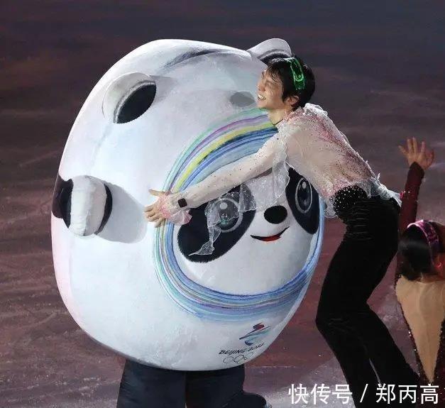 隋文静|隋文静因推倒冰墩墩被网友骂!小隋出面解释,冰迷们会原谅她吗