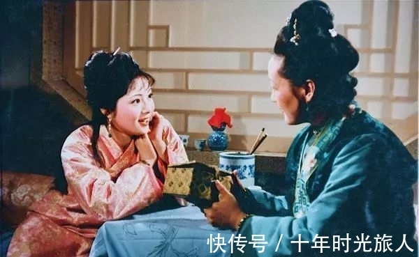 贾宝玉$薛宝钗作为金陵十二钗之首,为何自降身价,嫁给无恶不作的贾雨村