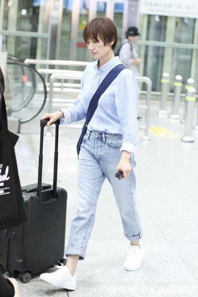 发型 女人过了40岁就别再留“黑长直”,这5款发型,让你从阿姨变少女