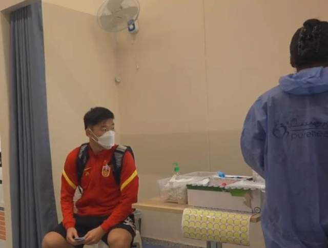 训练|国足对越南不能再输了:李铁将在接下来的训练中加大训练量!