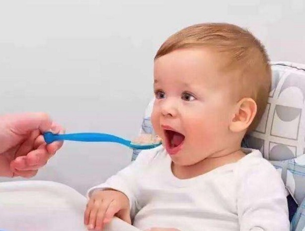 肉毒杆菌|一碗粥竟差点要了8个月孩子的命,儿科医生宝宝进食需要谨慎!