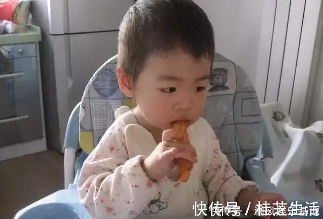 孩子|4岁女儿被鱼刺卡喉,家长用机智救了娃,医生:优秀的父母