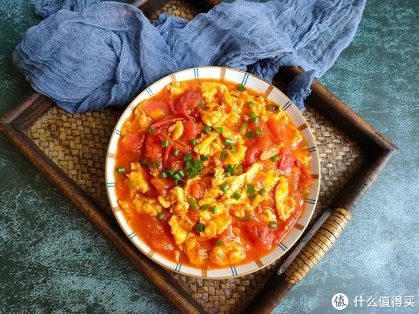 食用油|做西红柿炒鸡蛋，加盐还是加白糖？大厨教你正确做法，香浓好吃