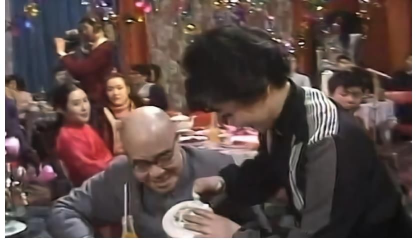 首屆春晚有多新穎？全程直播觀眾點(diǎn)播，李谷一大膽演唱“禁歌”