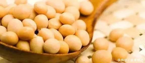 煮小米粥时加入“2物”,睡眠好了,三高悄悄降,身体也越来越好