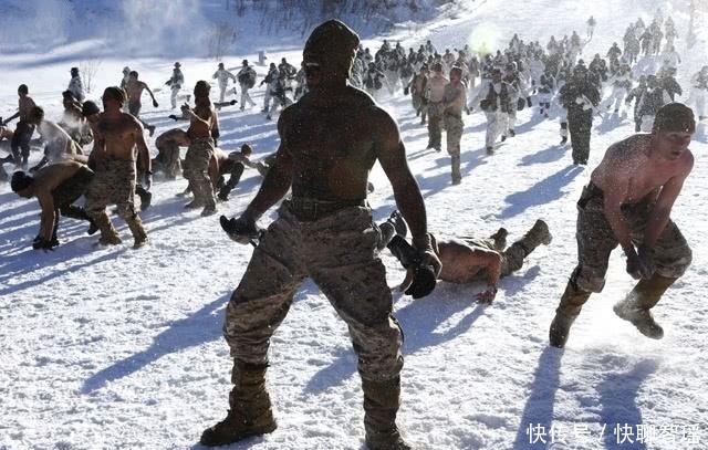 作战|明明不利于作战,为何苏联要所有士兵披披风?原来还有这些作用