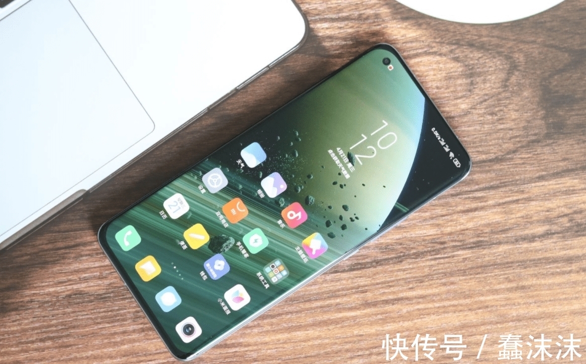 旗舰|发布4个月下跌800元，5000mAh+IP68防水，热销旗舰一夜跌至新低价