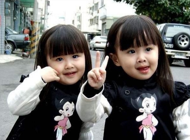 名字|爸爸姓甄,妈妈随意给龙凤胎取的名字,上户口工作人员:水平高