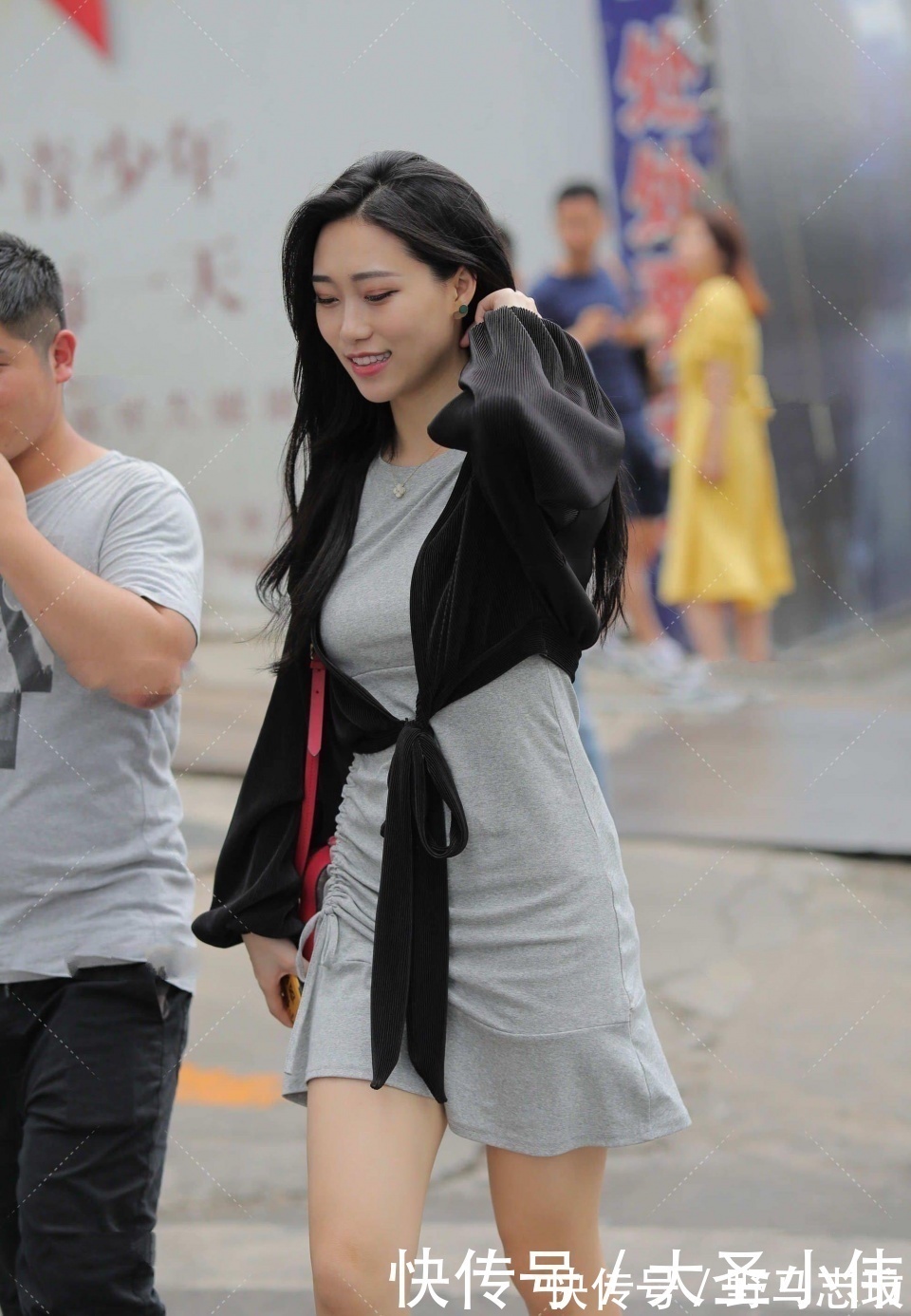穿搭|美女街拍:漂亮的女人不一定是高级的,高级的女人一定是漂亮、优雅的小姐姐