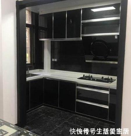 亲友|买房子看中了一楼小花园，装修好了真不赖，亲友没有不夸赞的！