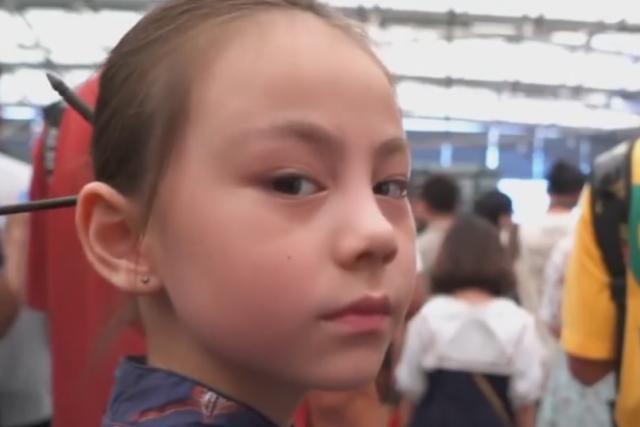 夫妻二人|夫妻二人都是中国人却生出了混血女儿,丈夫要求亲子鉴定错了吗